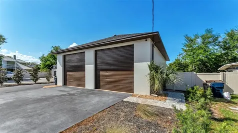208 Howard Street Auburndale FL 33823