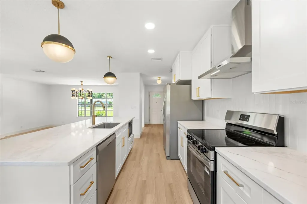 903 Lanewood Drive Seffner FL 33584