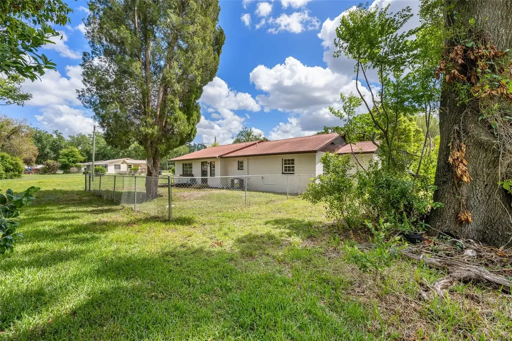 903 Lanewood Drive Seffner FL 33584