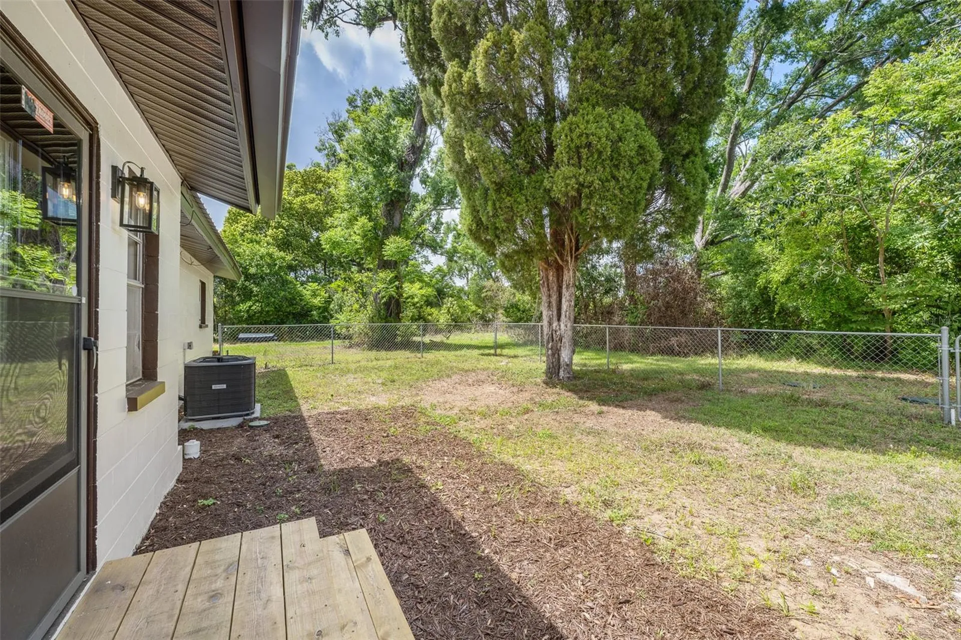 903 Lanewood Drive Seffner FL 33584