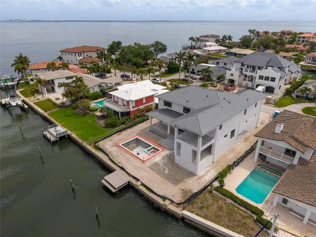 2071 Illinois Avenue NE St Petersburg FL 33703