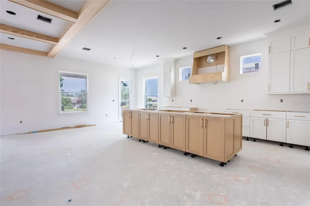 2071 Illinois Avenue NE St Petersburg FL 33703