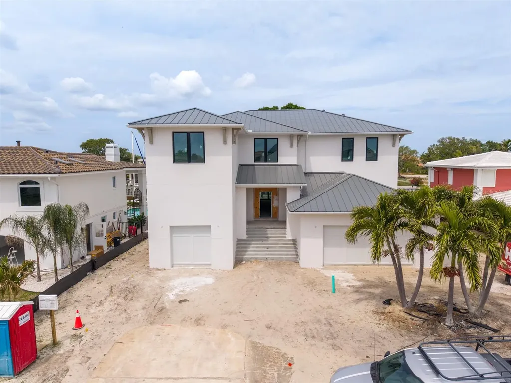 2071 Illinois Avenue NE St Petersburg FL 33703