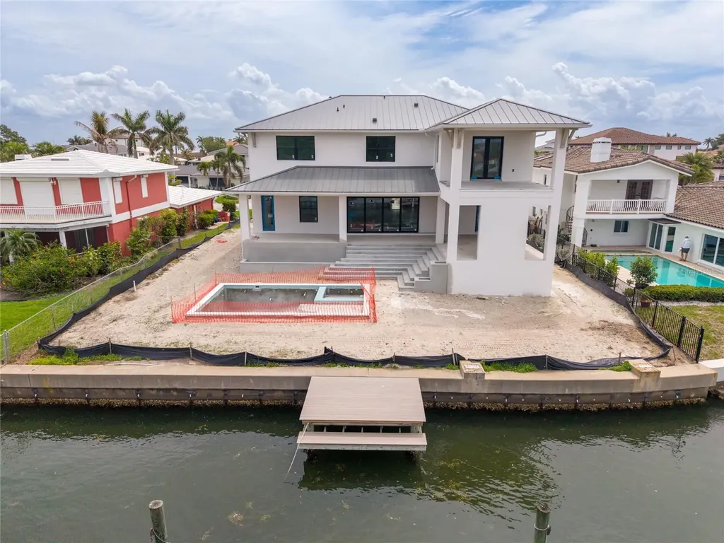 2071 Illinois Avenue NE St Petersburg FL 33703