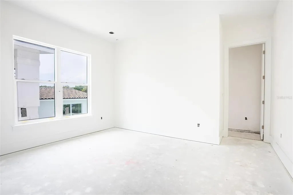 2071 Illinois Avenue NE St Petersburg FL 33703
