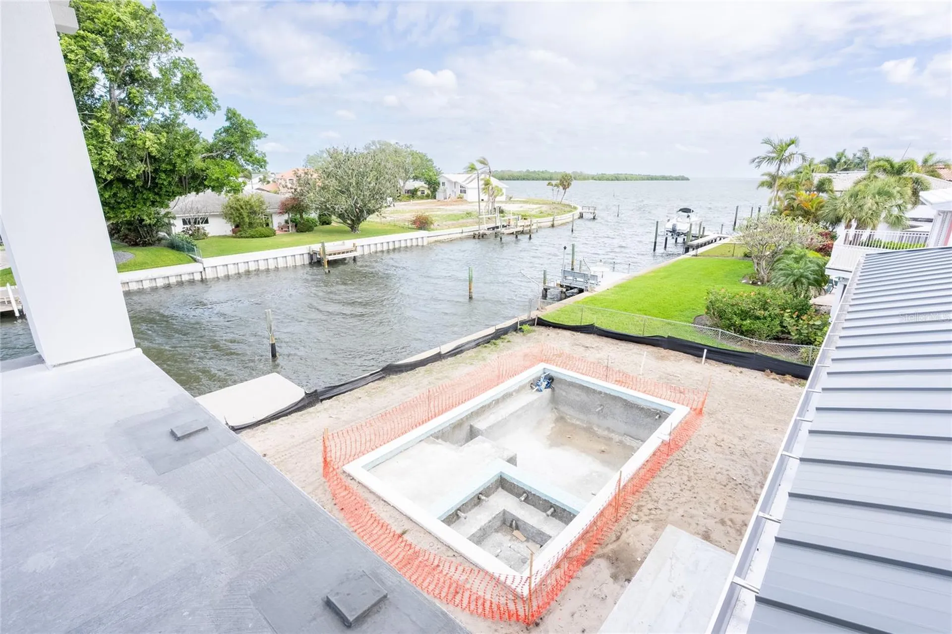 2071 Illinois Avenue NE St Petersburg FL 33703