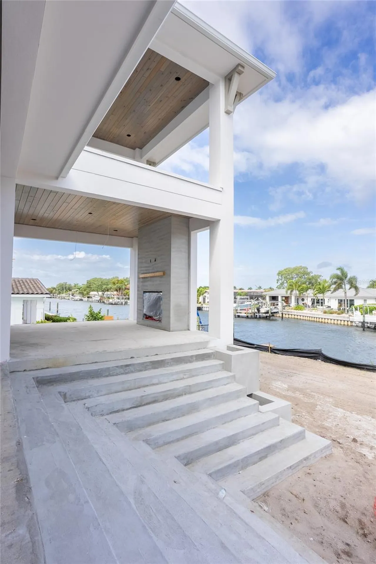 2071 Illinois Avenue NE St Petersburg FL 33703