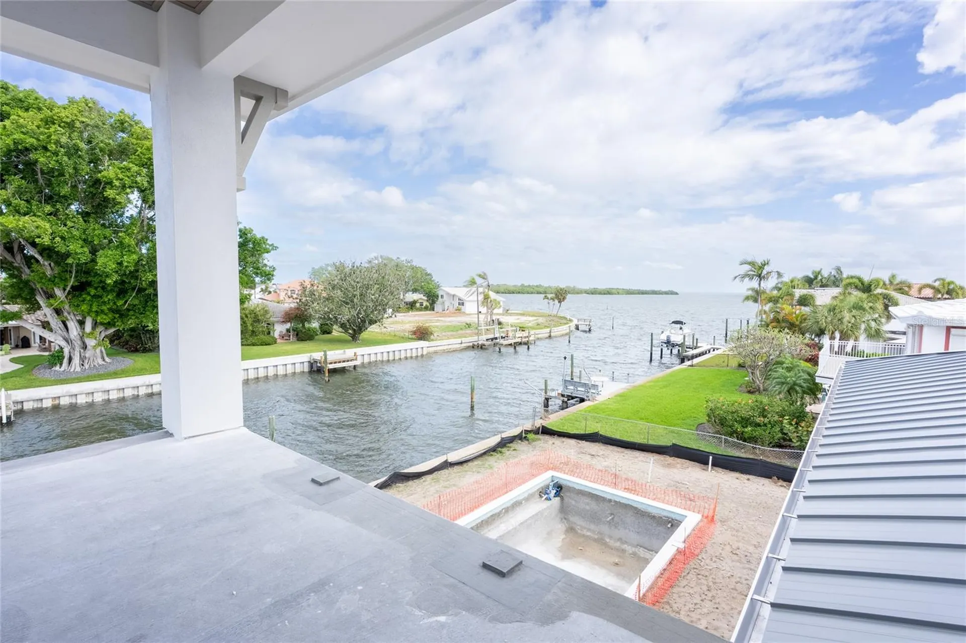 2071 Illinois Avenue NE St Petersburg FL 33703