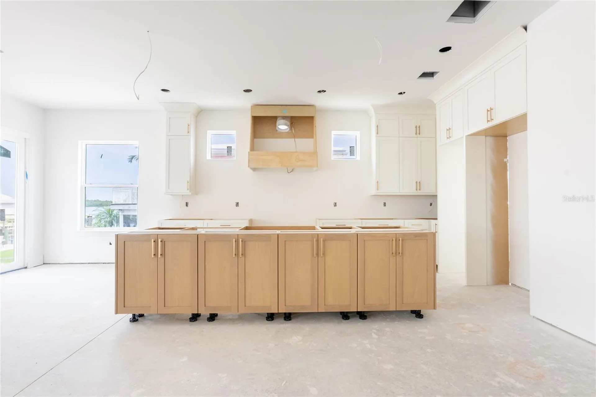 2071 Illinois Avenue NE St Petersburg FL 33703