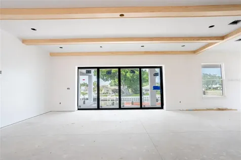 2071 Illinois Avenue NE St Petersburg FL 33703