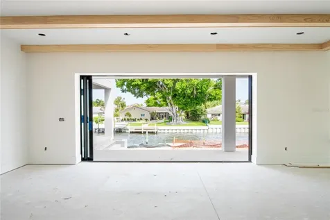 2071 Illinois Avenue NE St Petersburg FL 33703