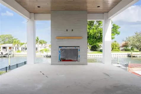 2071 Illinois Avenue NE St Petersburg FL 33703