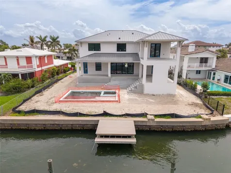 2071 Illinois Avenue NE St Petersburg FL 33703