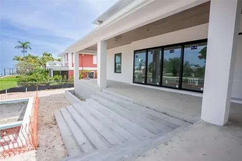 2071 Illinois Avenue NE St Petersburg FL 33703