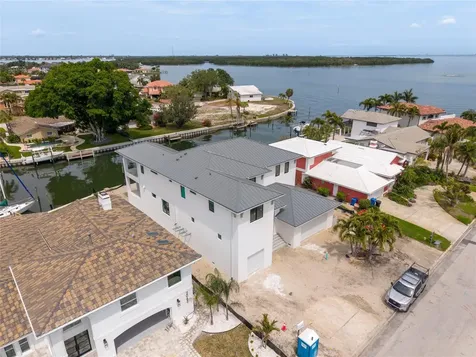 2071 Illinois Avenue NE St Petersburg FL 33703