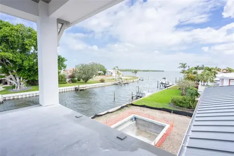 2071 Illinois Avenue NE St Petersburg FL 33703