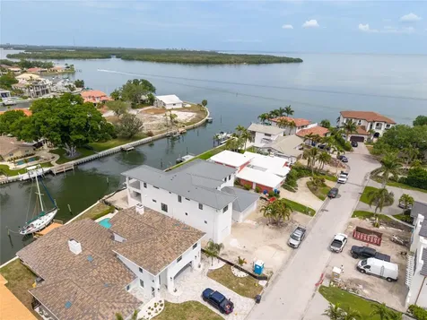 2071 Illinois Avenue NE St Petersburg FL 33703
