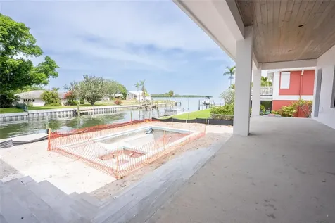2071 Illinois Avenue NE St Petersburg FL 33703
