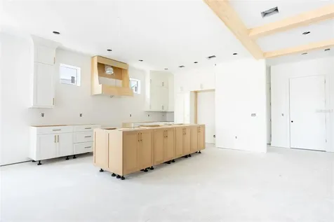 2071 Illinois Avenue NE St Petersburg FL 33703