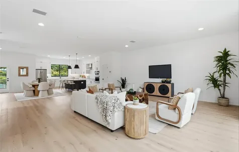 3002 W Platt Tampa FL 33609