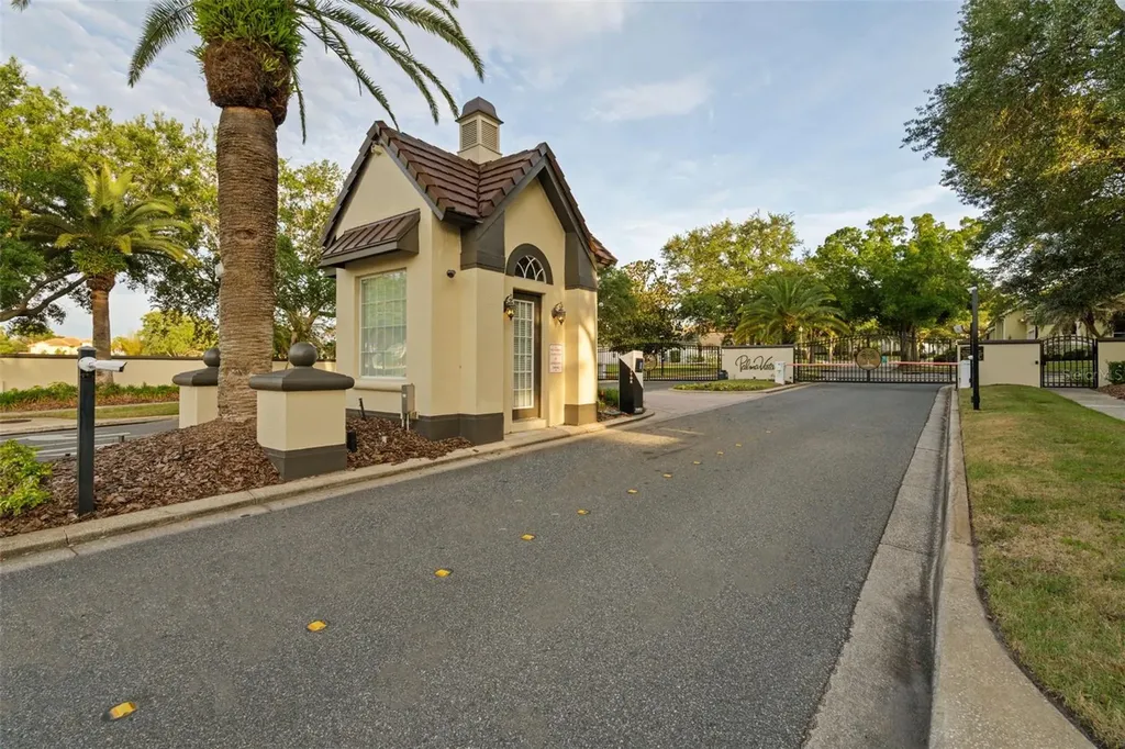 2439 Roat Drive Orlando FL 32835
