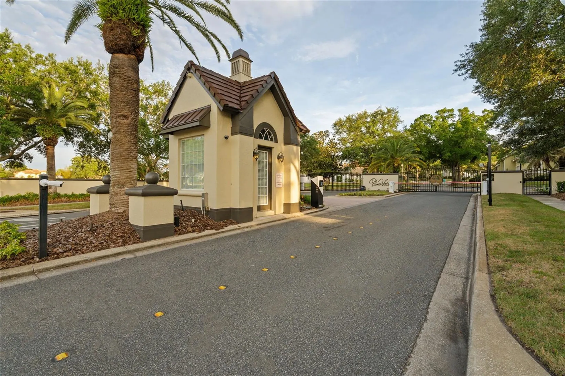 2439 Roat Drive Orlando FL 32835