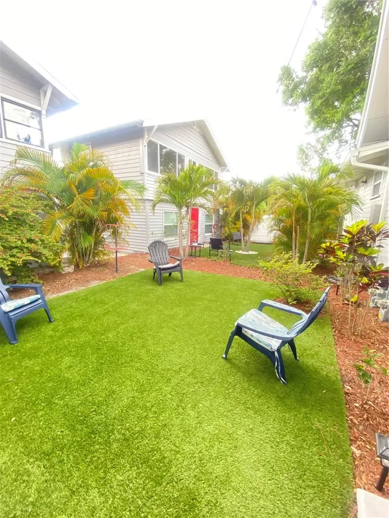 808 Grove Street N St Petersburg FL 33701