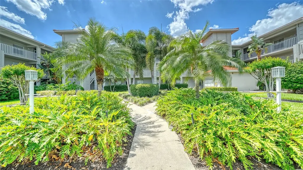 9320 Clubside Circle Sarasota FL 34238