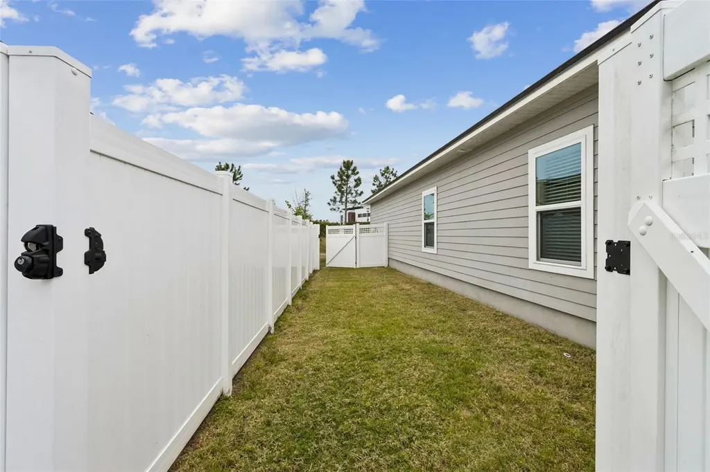 250 Daydream Avenue Yulee FL 32097