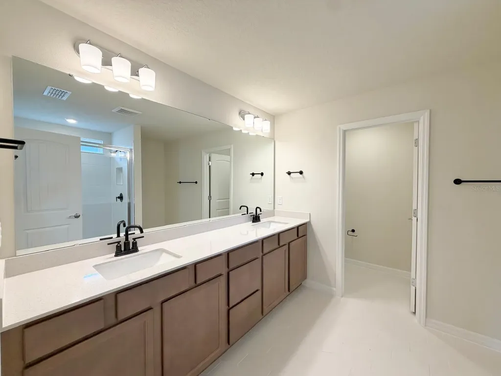 6985 Dappled Oak Way Orlando FL 32829