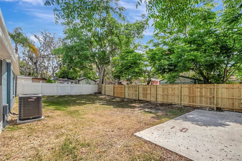 7015 Filbert Lane Tampa FL 33637