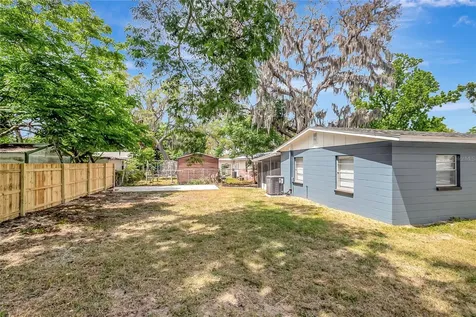 7015 Filbert Lane Tampa FL 33637