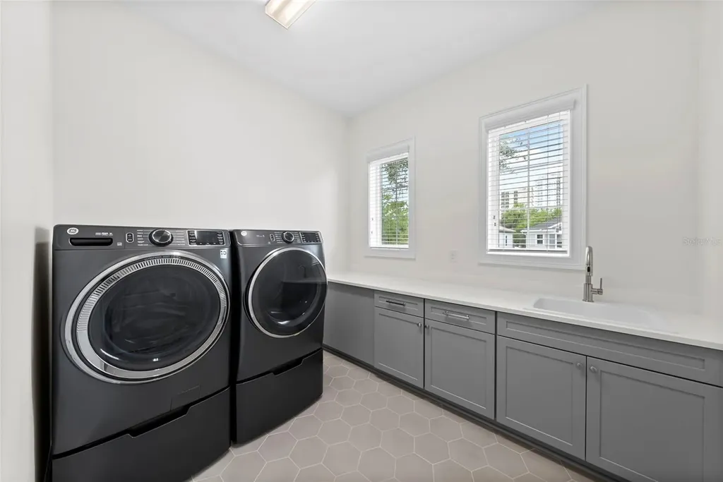 2905 W San Carlos Street Tampa FL 33629