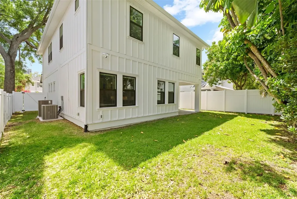 2905 W San Carlos Street Tampa FL 33629