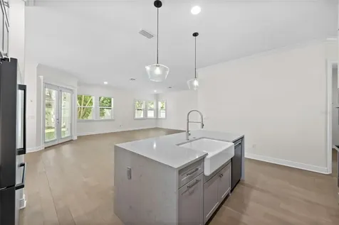 2905 W San Carlos Street Tampa FL 33629