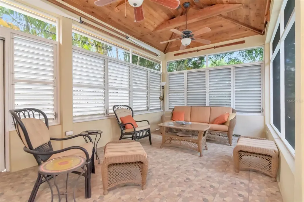 135 25th Avenue NE St Petersburg FL 33704