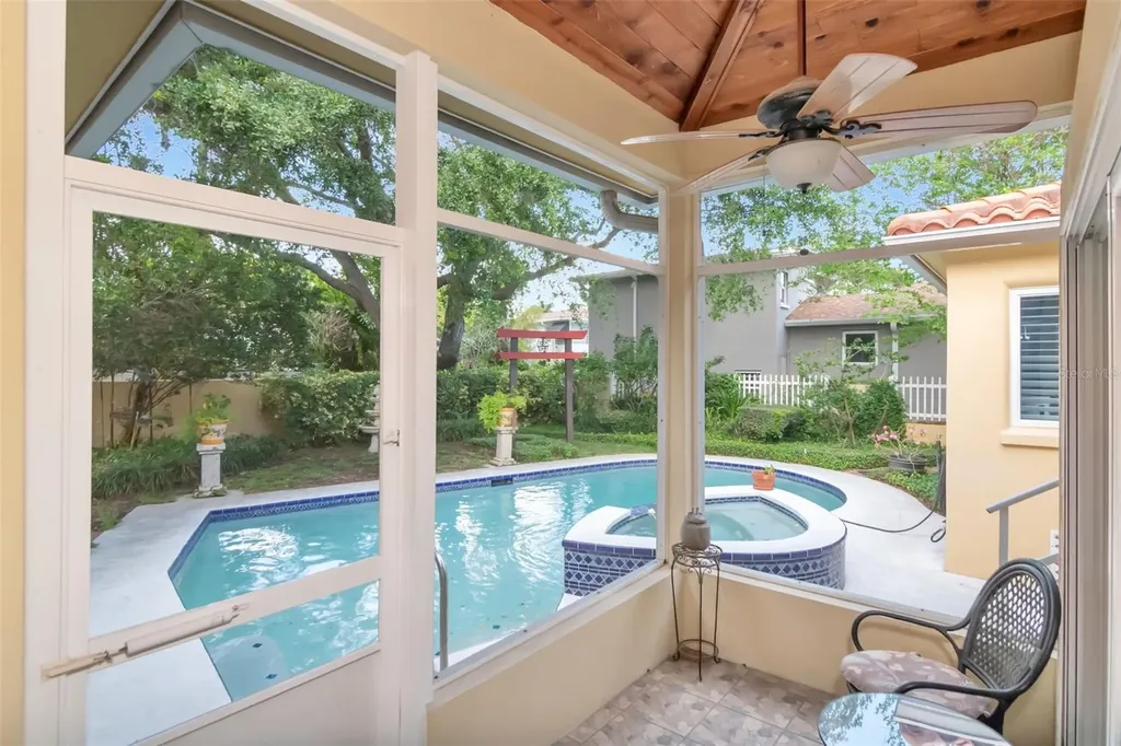 135 25th Avenue NE St Petersburg FL 33704