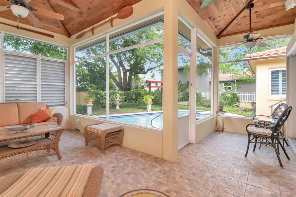 135 25th Avenue NE St Petersburg FL 33704