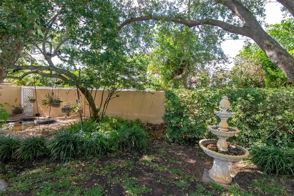 135 25th Avenue NE St Petersburg FL 33704