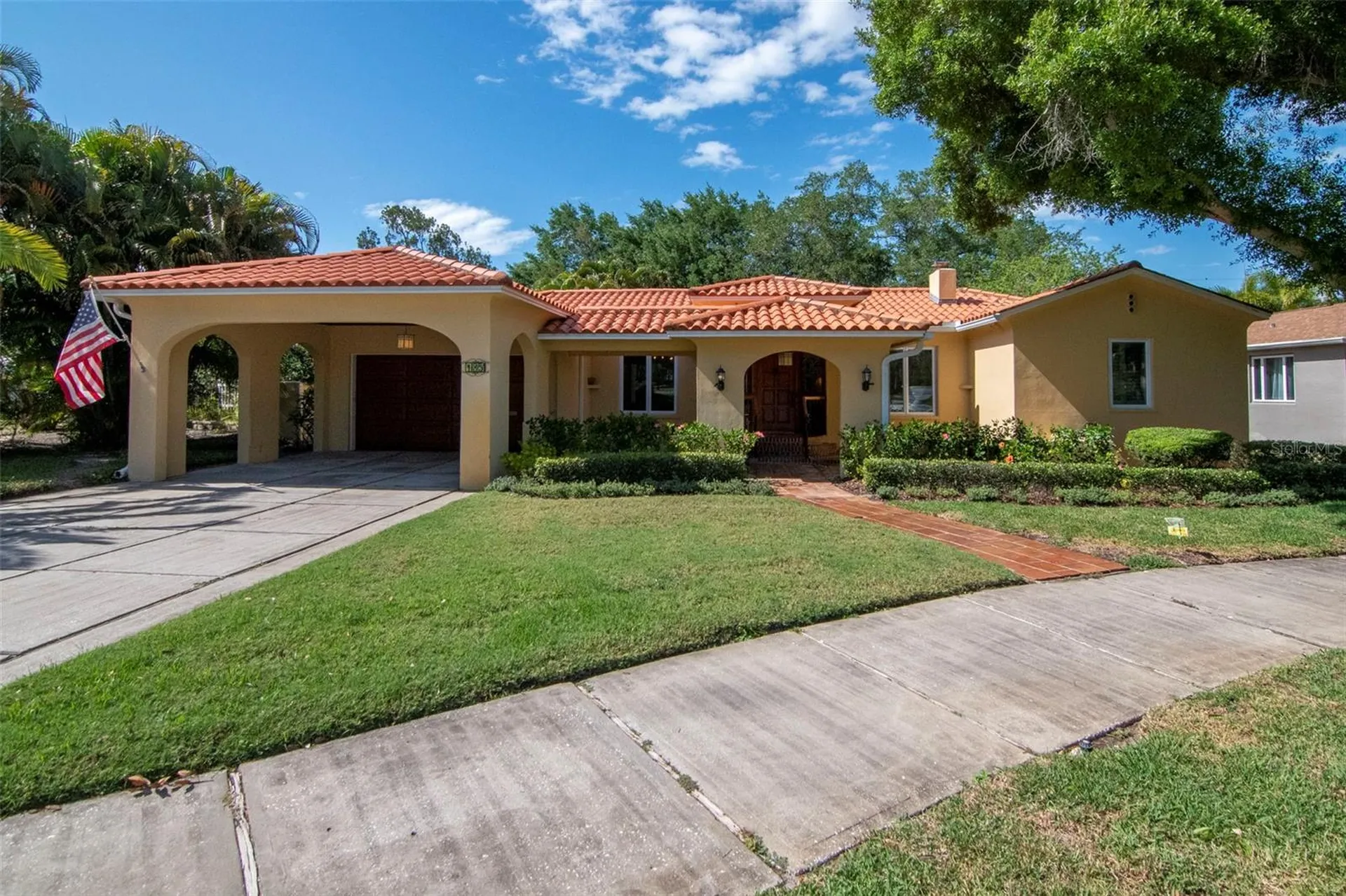 135 25th Avenue NE St Petersburg FL 33704