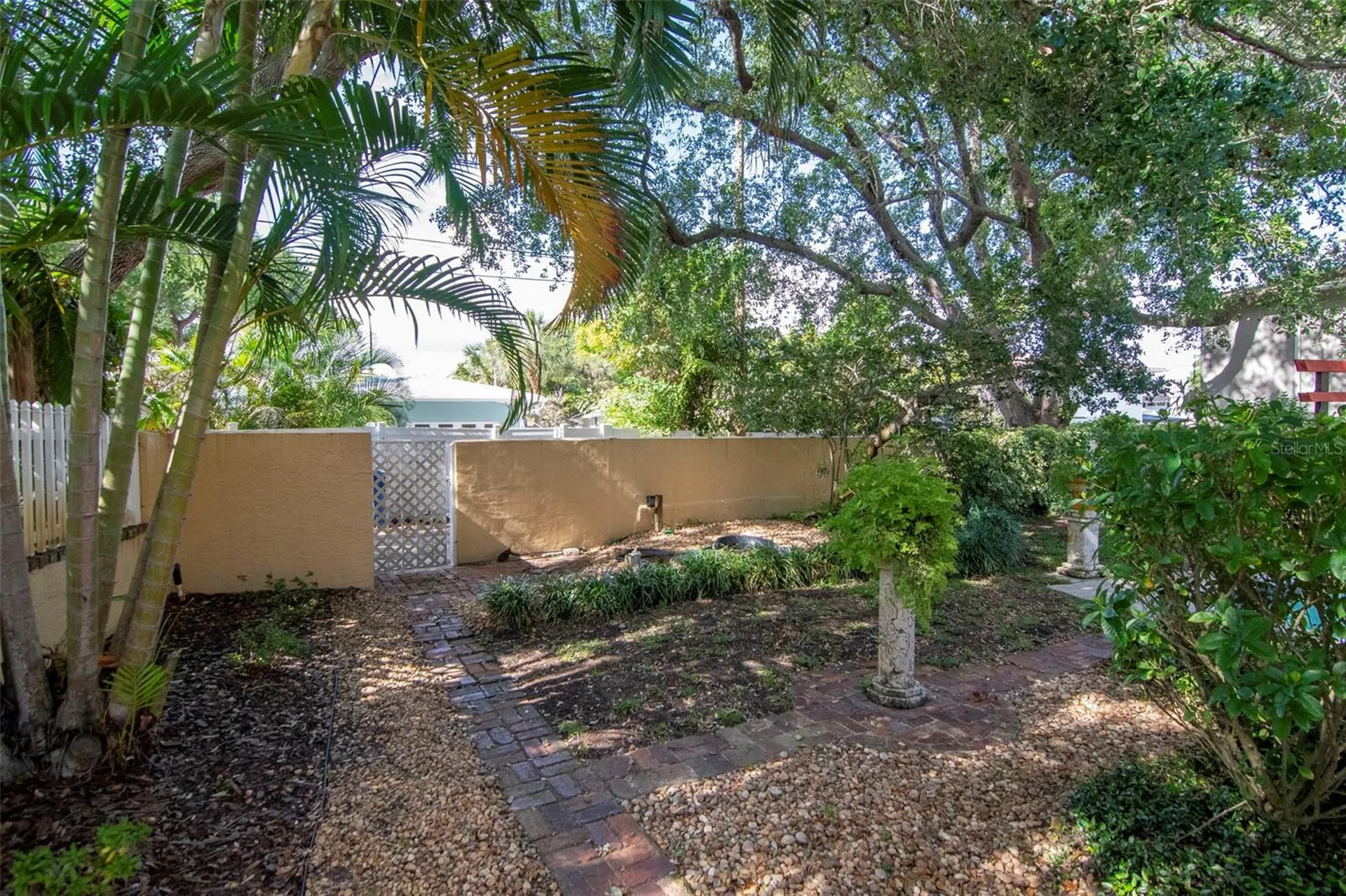 135 25th Avenue NE St Petersburg FL 33704