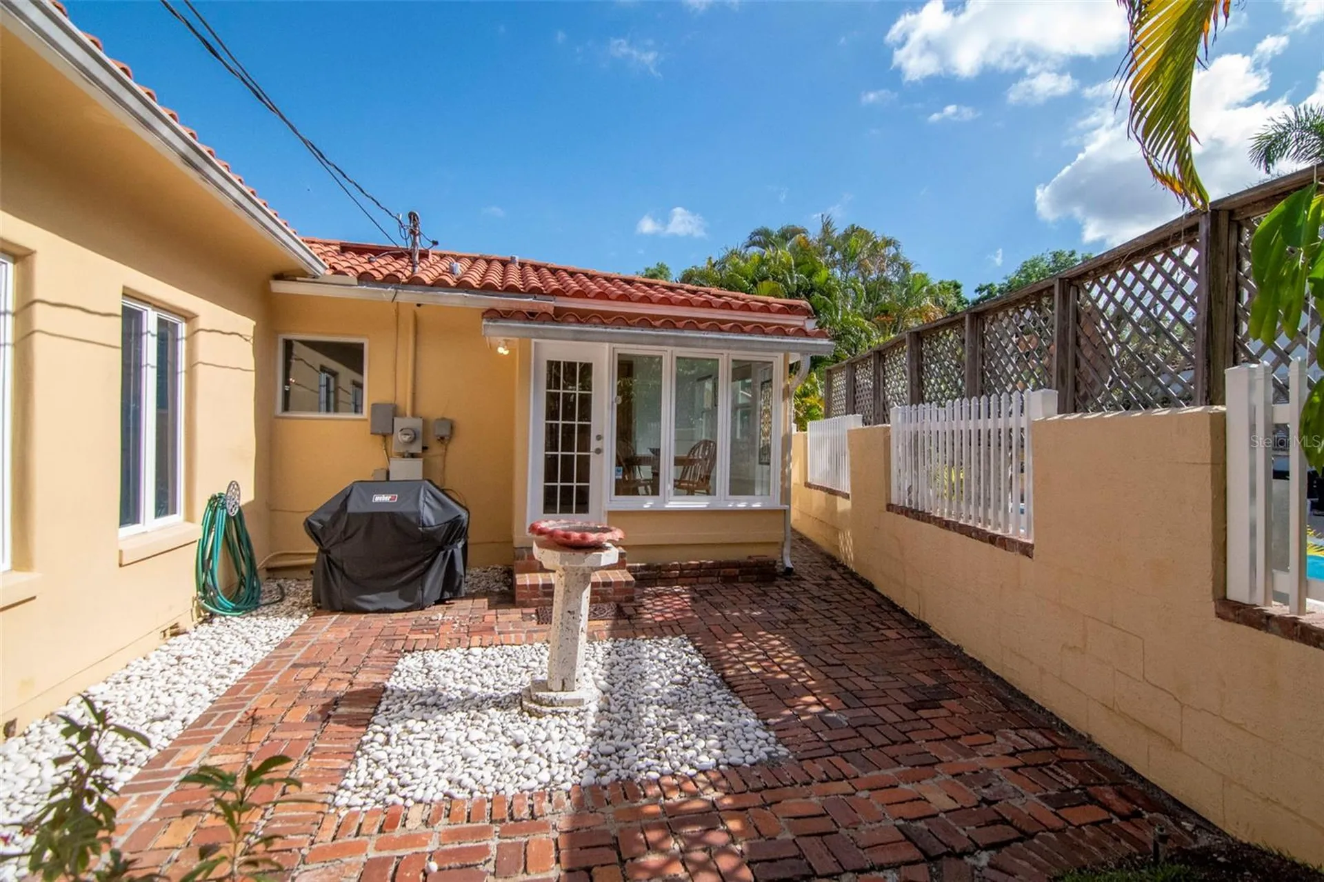 135 25th Avenue NE St Petersburg FL 33704