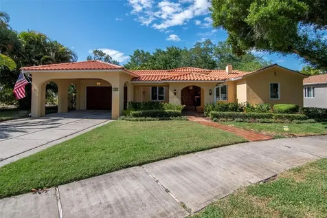 135 25th Avenue NE St Petersburg FL 33704