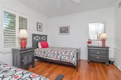 135 25th Avenue NE St Petersburg FL 33704