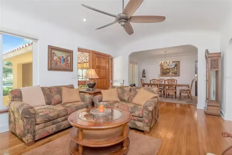 135 25th Avenue NE St Petersburg FL 33704