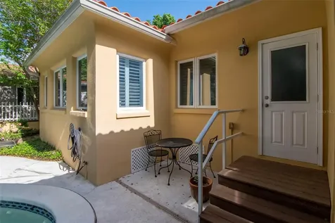 135 25th Avenue NE St Petersburg FL 33704