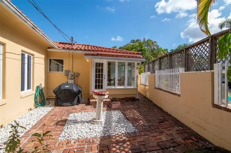 135 25th Avenue NE St Petersburg FL 33704
