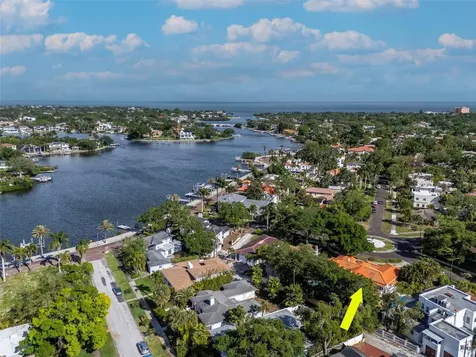 135 25th Avenue NE St Petersburg FL 33704