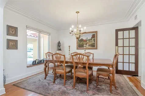 135 25th Avenue NE St Petersburg FL 33704