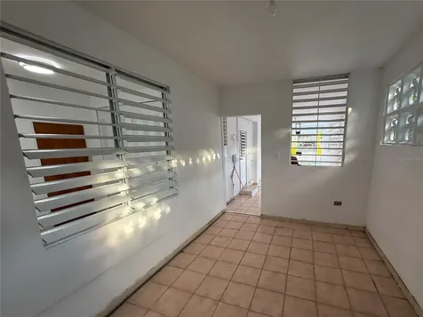 1107 12 NE Street San Juan PR 00920